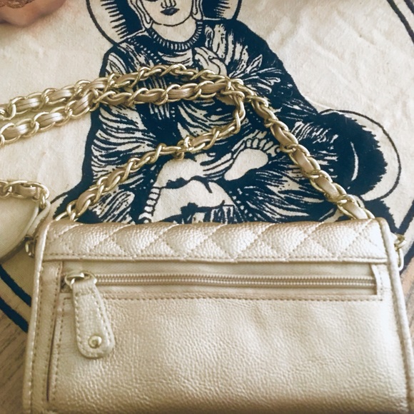 Steve Madden shiny GOLD Crossover Bag! 😍 - Picture 4 of 6